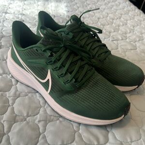 Nike Pegasus 39, never worn